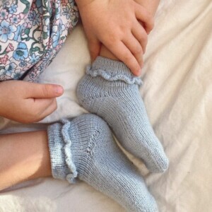 PetiteKnit - Ruffle Socks junior (Let op! Papieren, Engelstalige versie!)