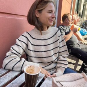 PetiteKnit - Festival Sweater, volwassen versie (Let op! Papieren, Engelstalige versie!)