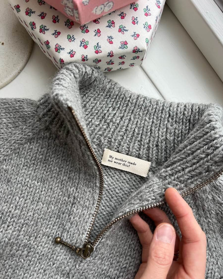 PetiteKnit – Nieuw Label, ‘My mother made me wear this!’