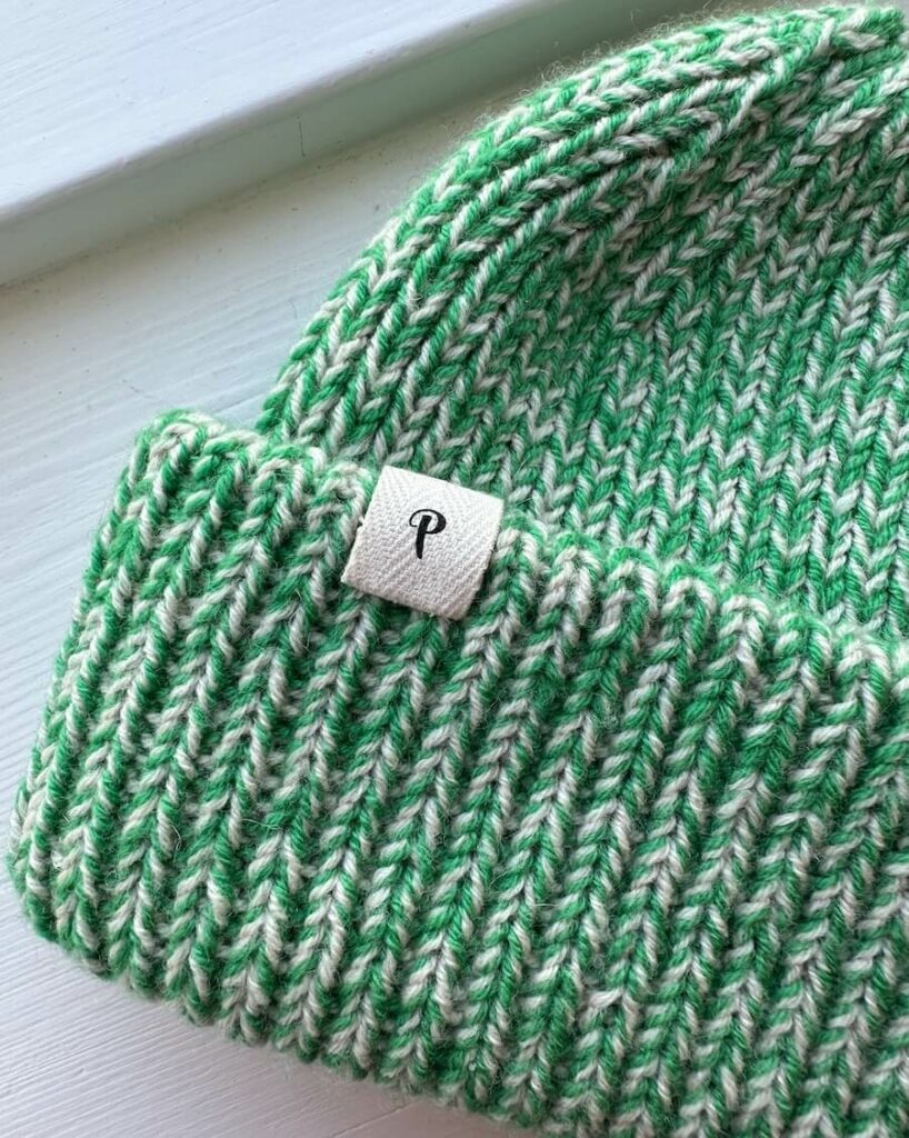 PetiteKnit – Nieuw Label, klein gevouwen labeltje ‘P’